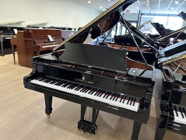 steinway L