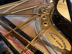 Steinway & Sons B