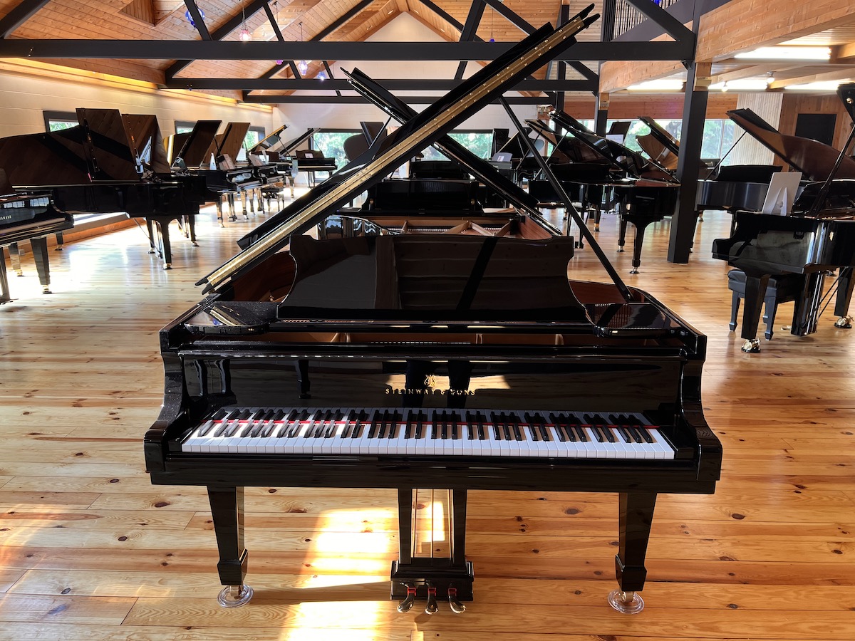 Steinway O