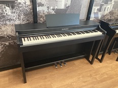 Yamaha CLP-625B