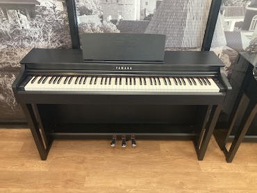Yamaha CLP-625