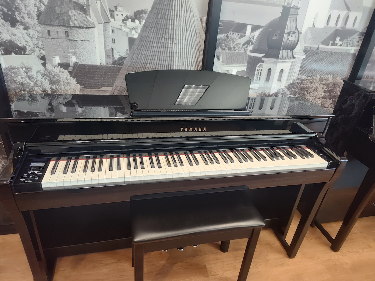 Yamaha CLP-735PE
