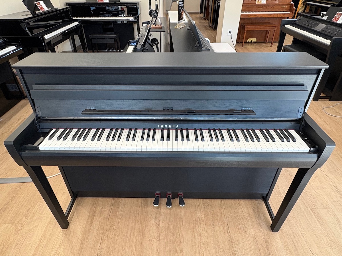 Yamaha CLP-785MB