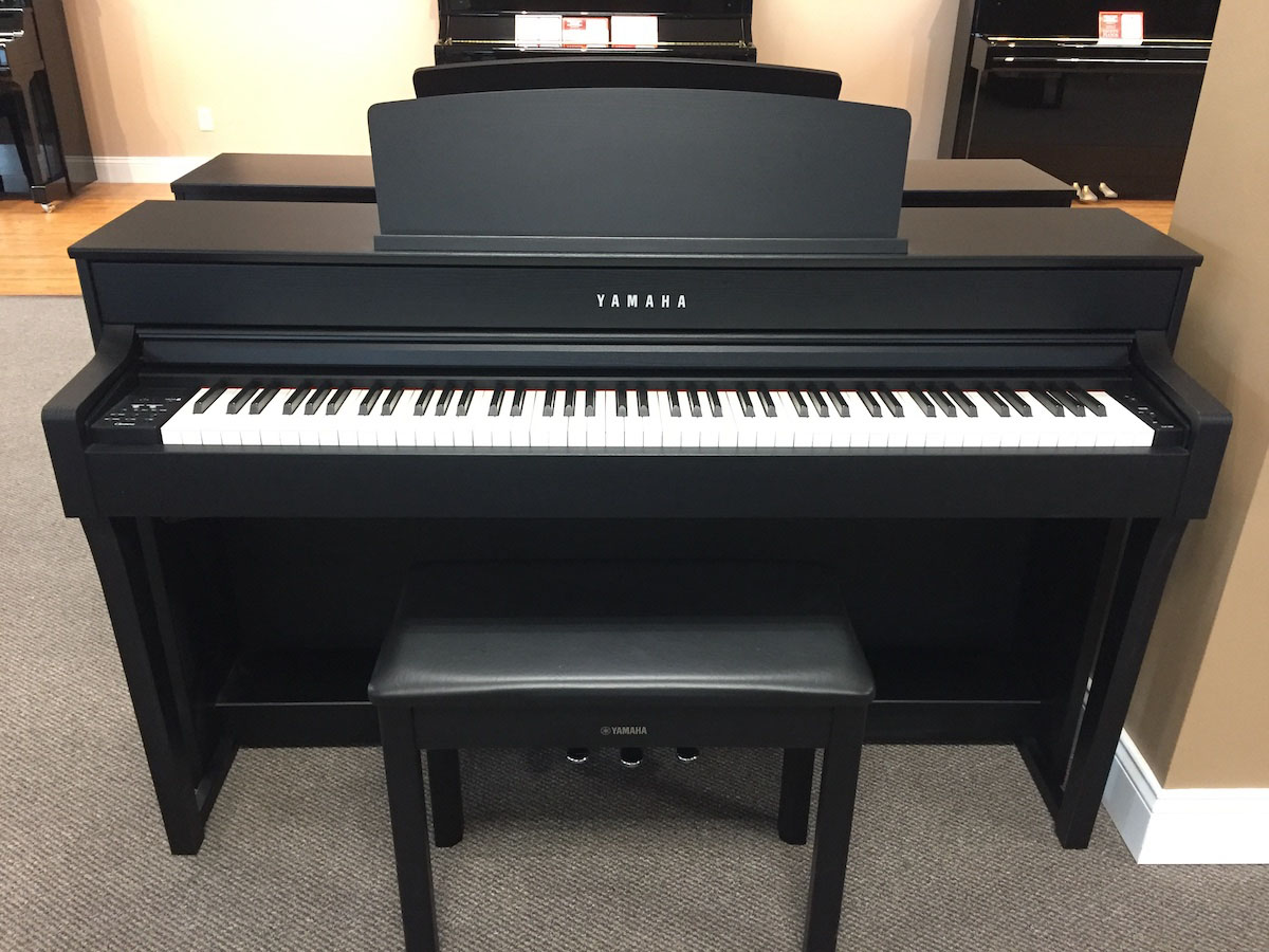 Yamaha CLP-645B Clavinova Digital Piano