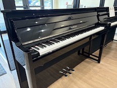 Yamaha NU1X