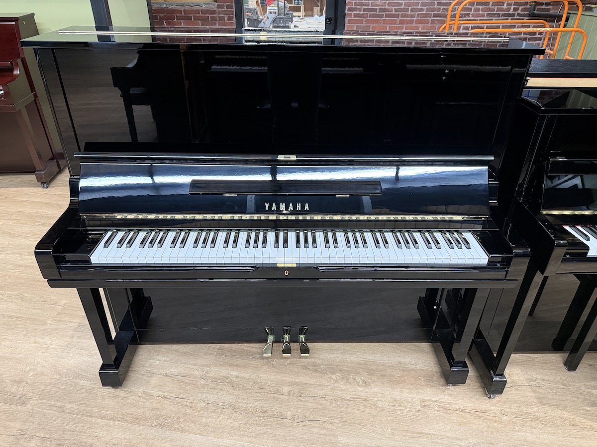 Yamaha U3